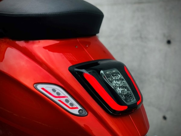 Taillight LED Zelioni for Vespa Primavera / Sprint 50-150ccm