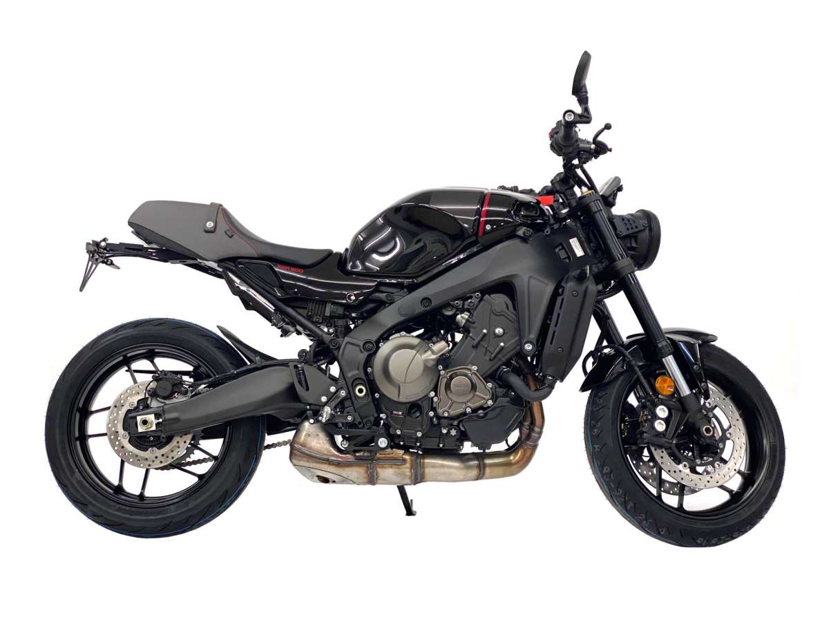 Piastra Di Ingrondimento Per Cavalletto Laterale Moto – Accessorio Antiscivolo Per Yamaha XSR 900 (2016-2024) E XSR 900 GP 2024, Colore Rosso, Dimensioni 9.6x6.8x1.6 Cm