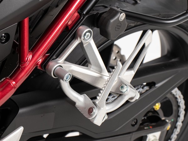 Pillion footrest relocation silver for Honda CB 750 Hornet (23-)
