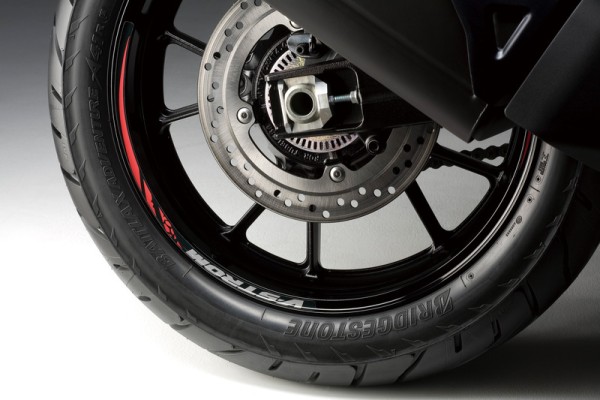 Suzuki rim decor V-Storm 1050 rear wheel rim 17 red